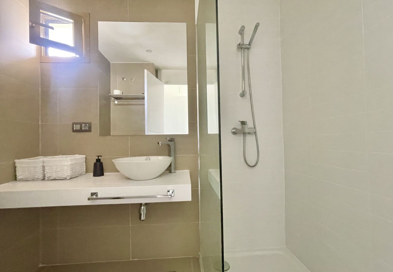 Apartment in Benidorm - INTEMPO BLUELINE R137