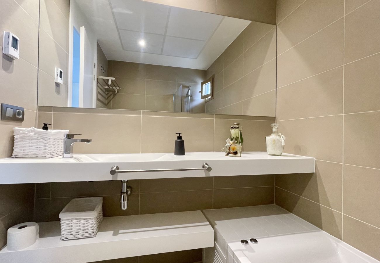 Apartment in Benidorm - INTEMPO BLUELINE R137