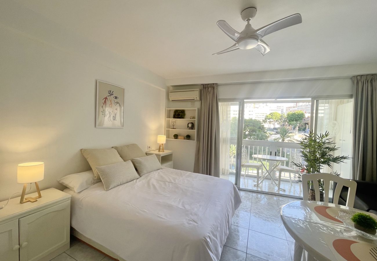 Studio in Benidorm - ARIES CABLE SKI STUDIO R141