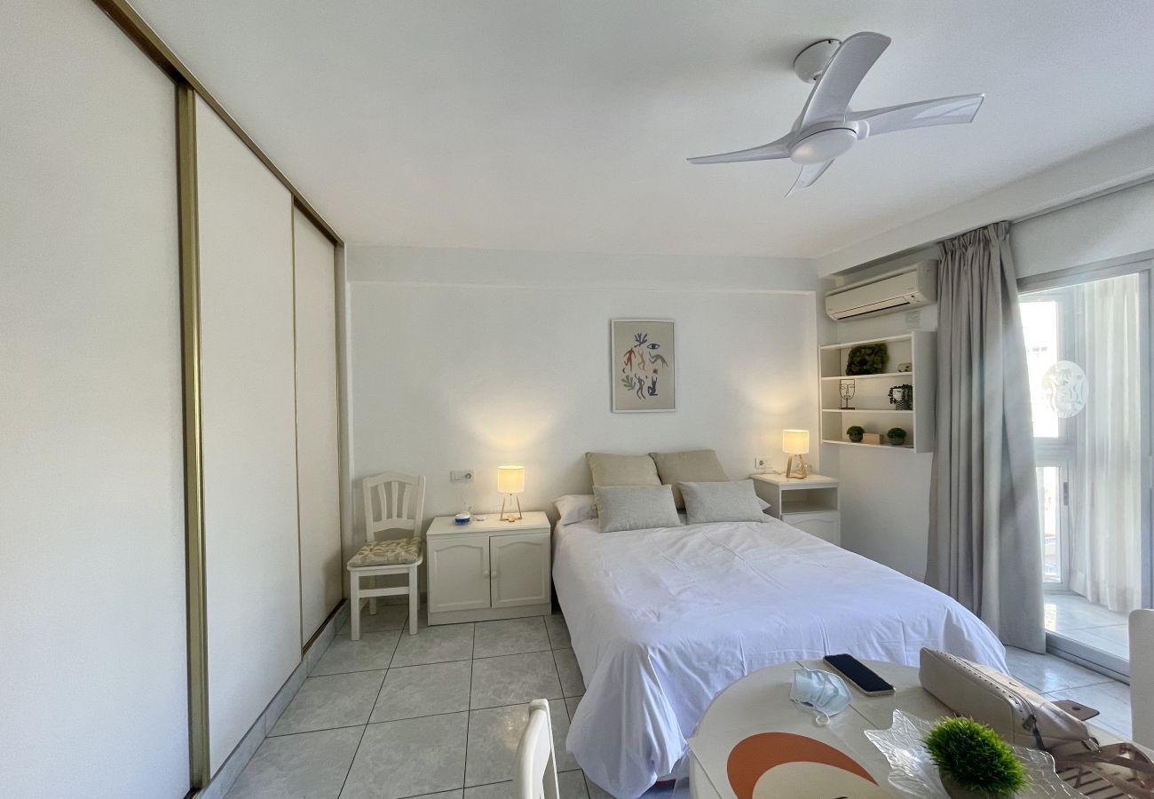 Studio in Benidorm - ARIES CABLE SKI STUDIO R141