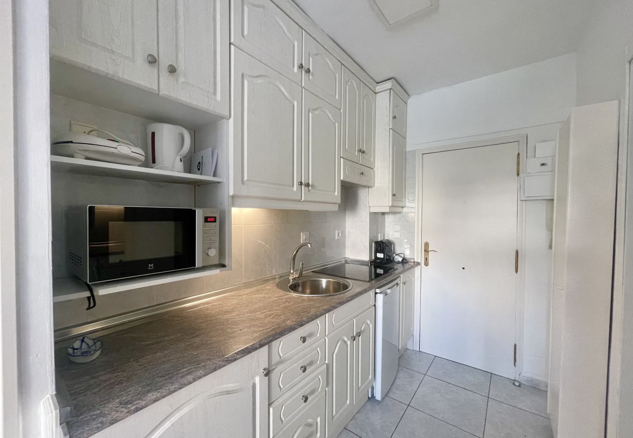 Studio in Benidorm - ARIES CABLE SKI STUDIO R141