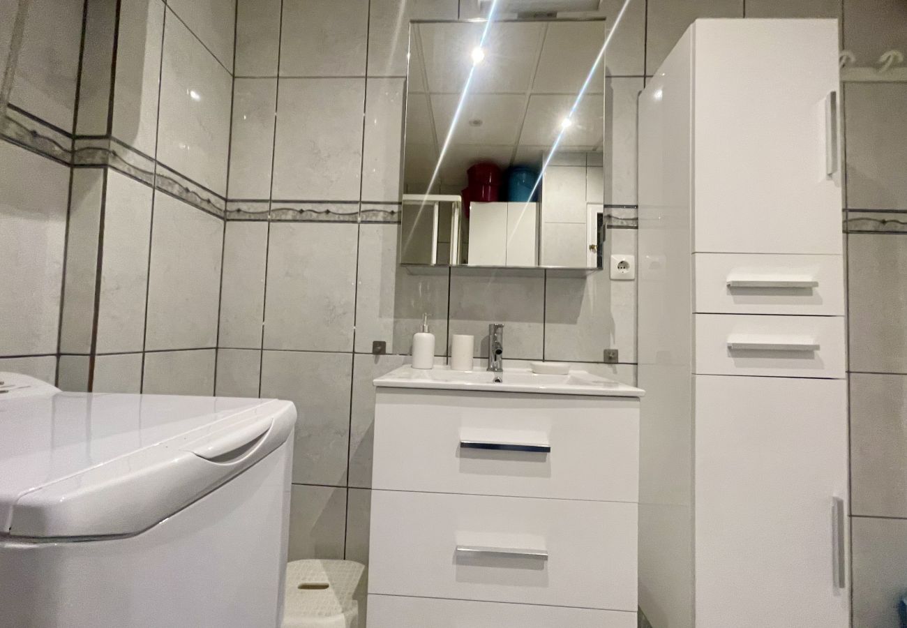 Studio in Benidorm - ARIES CABLE SKI STUDIO R141