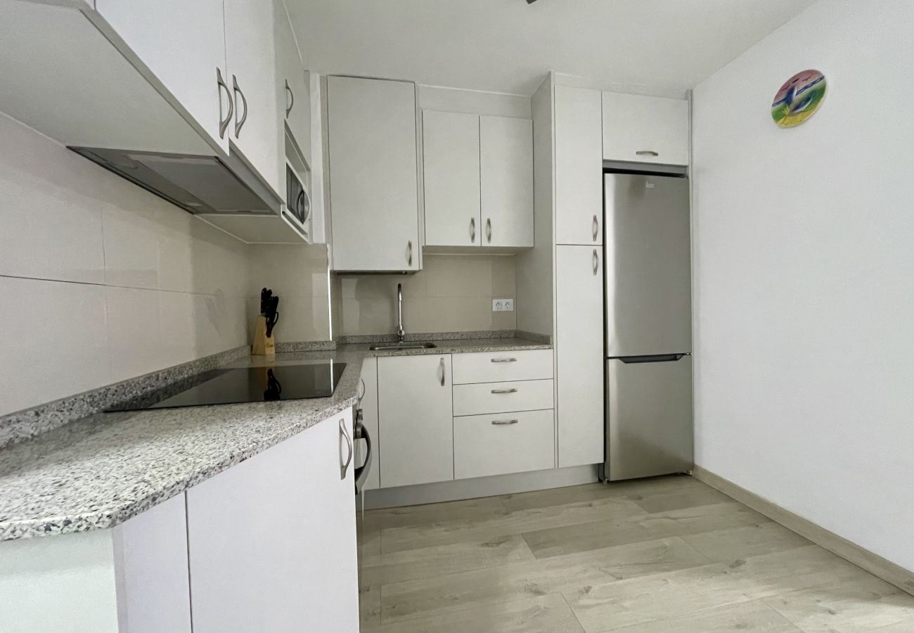 Apartment in Benidorm - MODERN STYLE CABALLOS (R140)