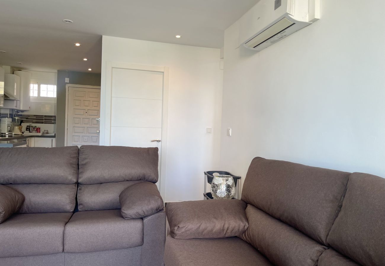 Apartment in Benidorm - ANTENA POOL CITY R148