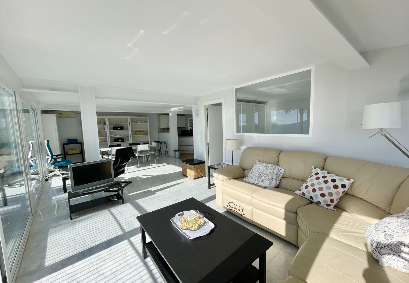 Apartment in Benidorm - IBERIA SEAFRONT R152