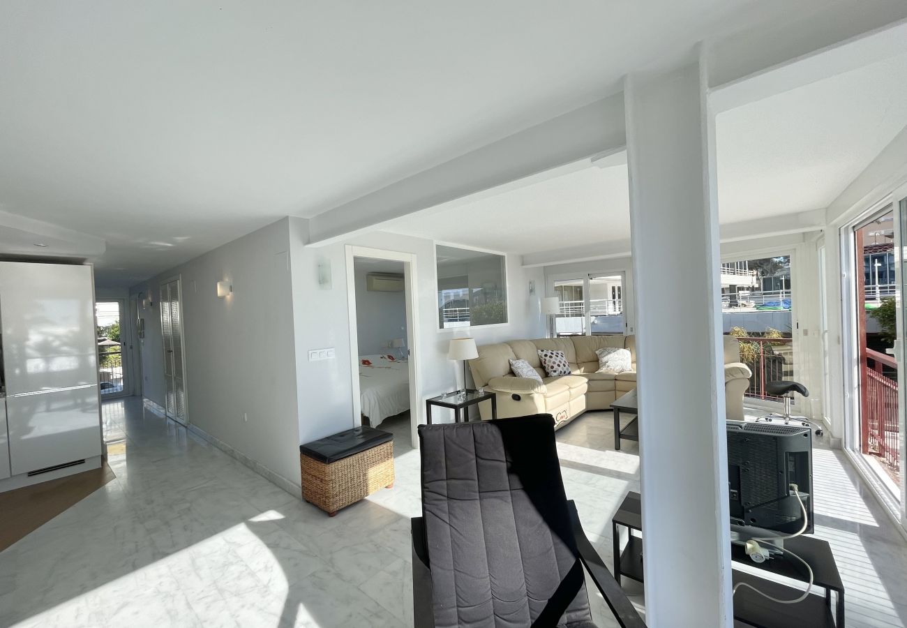 Apartment in Benidorm - IBERIA SEAFRONT R152