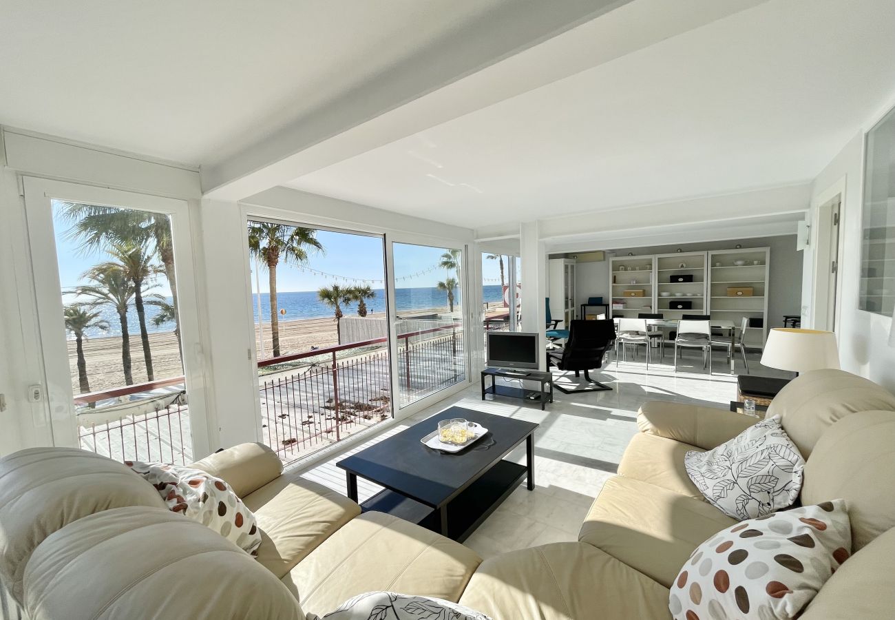 Apartment in Benidorm - IBERIA SEAFRONT R152