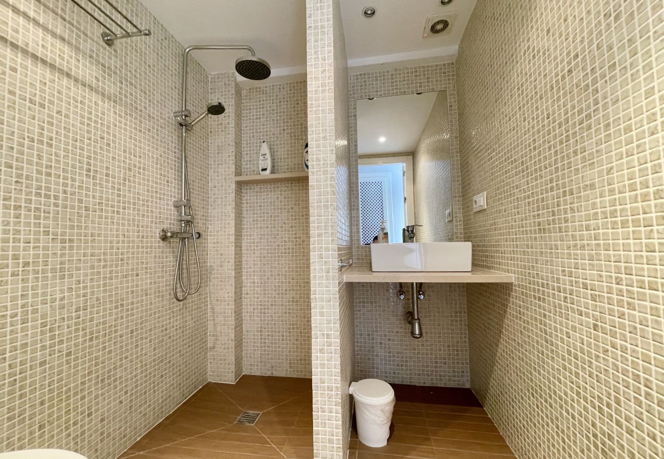 Apartment in Benidorm - IBERIA SEAFRONT R152