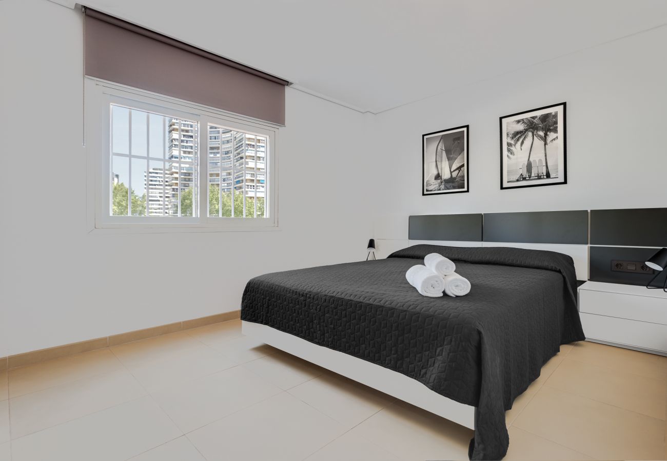 Apartment in Benidorm - SUN, SAND & LUXURY SEAFRONT APARTMENT VERACRUZ LEVANTE (R154)