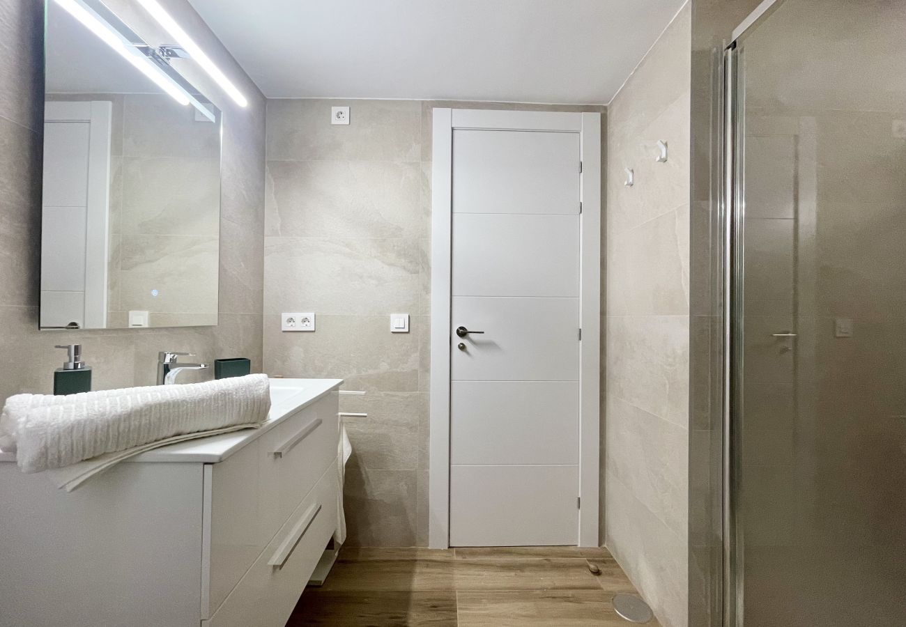 Apartment in Benidorm - Poniente Beach Modern Apartment (R164)