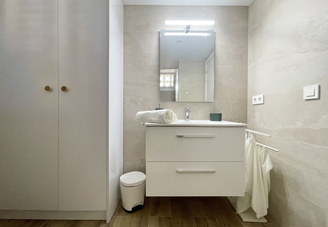 Apartment in Benidorm - Poniente Beach Modern Apartment (R164)