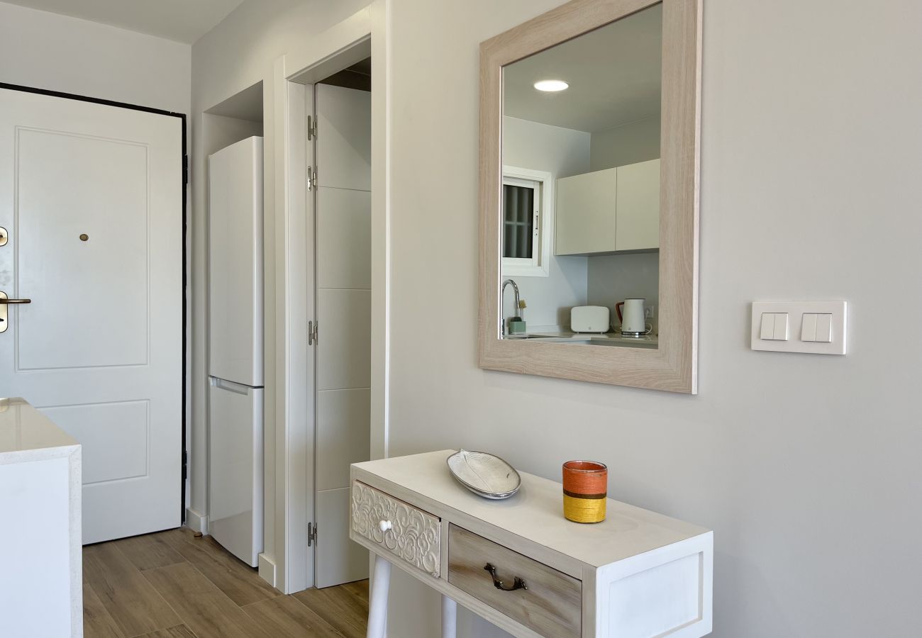 Apartment in Benidorm - Poniente Beach Modern Apartment (R164)