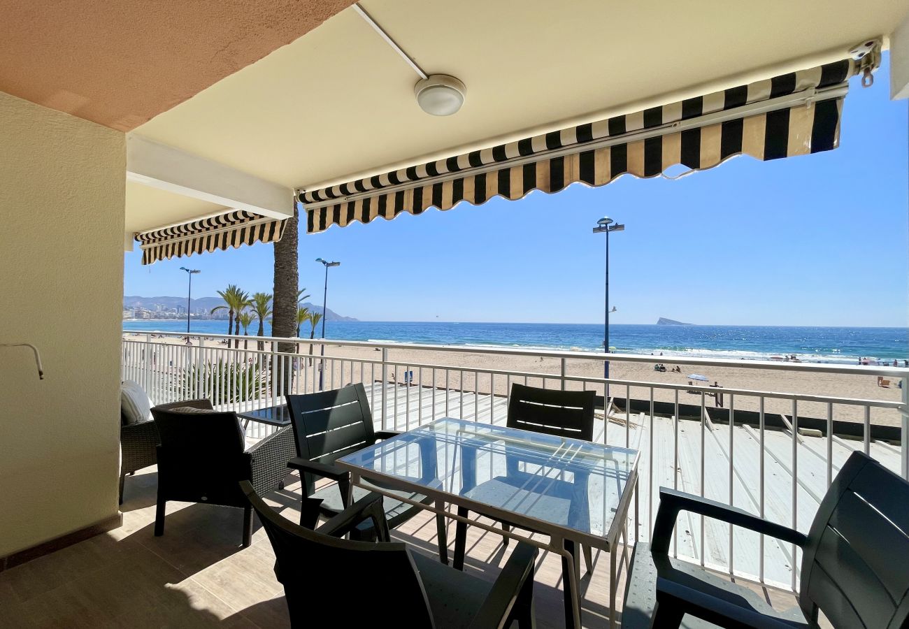 Apartment in Benidorm - AZOR SEAFRONT PONIENTE BEACH R167