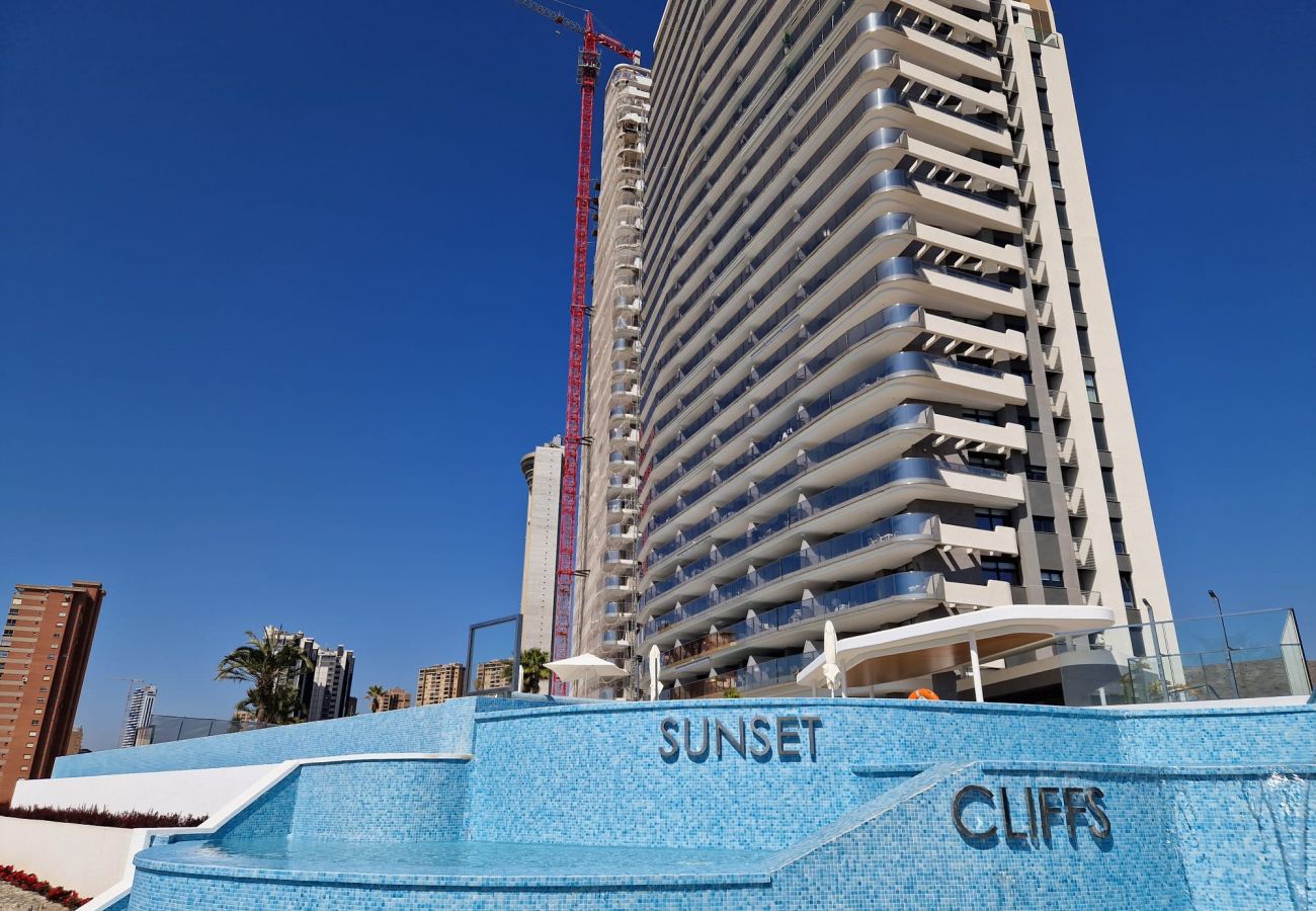 Apartment in Benidorm - STUNNING APARTMENT SUNSET CLIFFS (R168)