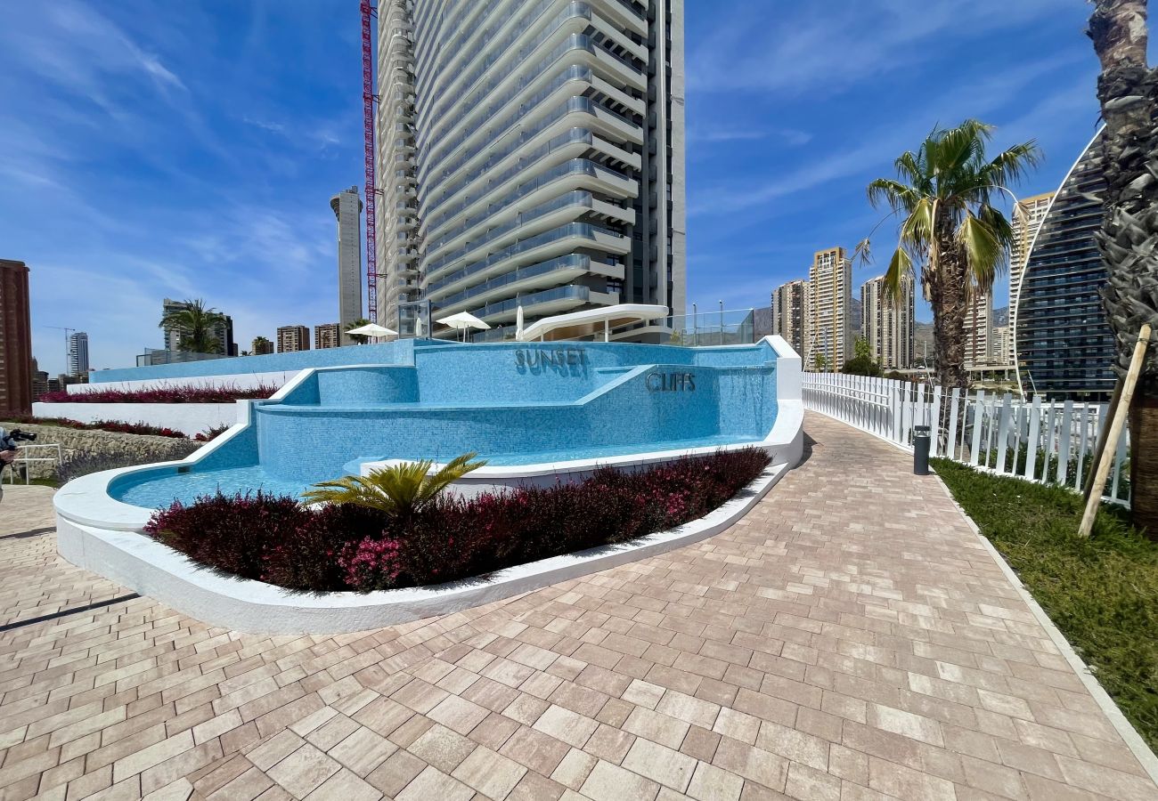 Apartment in Benidorm - STUNNING APARTMENT SUNSET CLIFFS (R168)