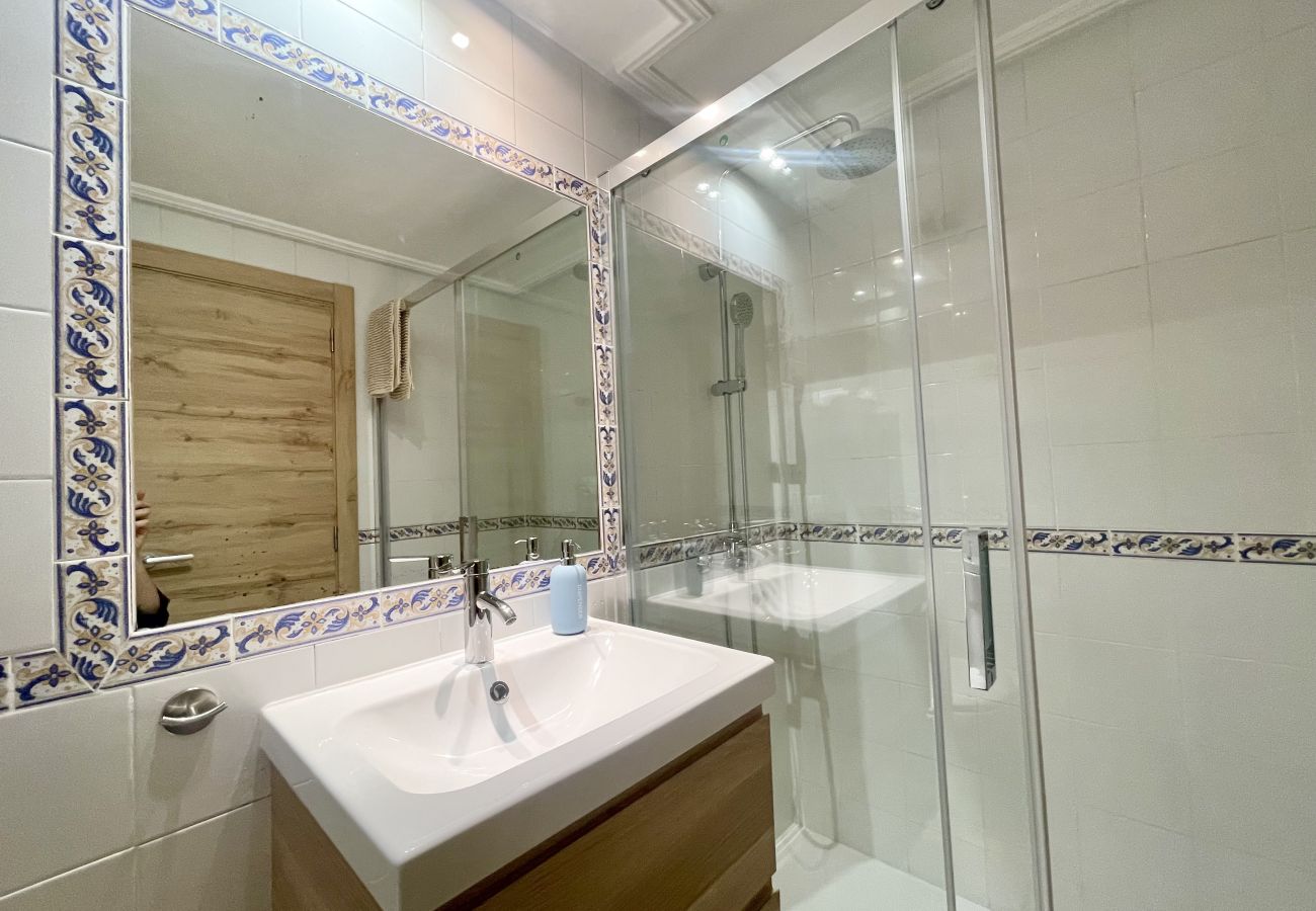 Apartment in Benidorm - El Pato Benidorm (R166)