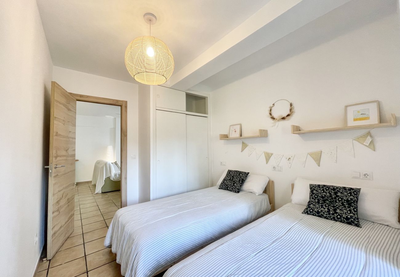 Apartment in Benidorm - El Pato Benidorm (R166)