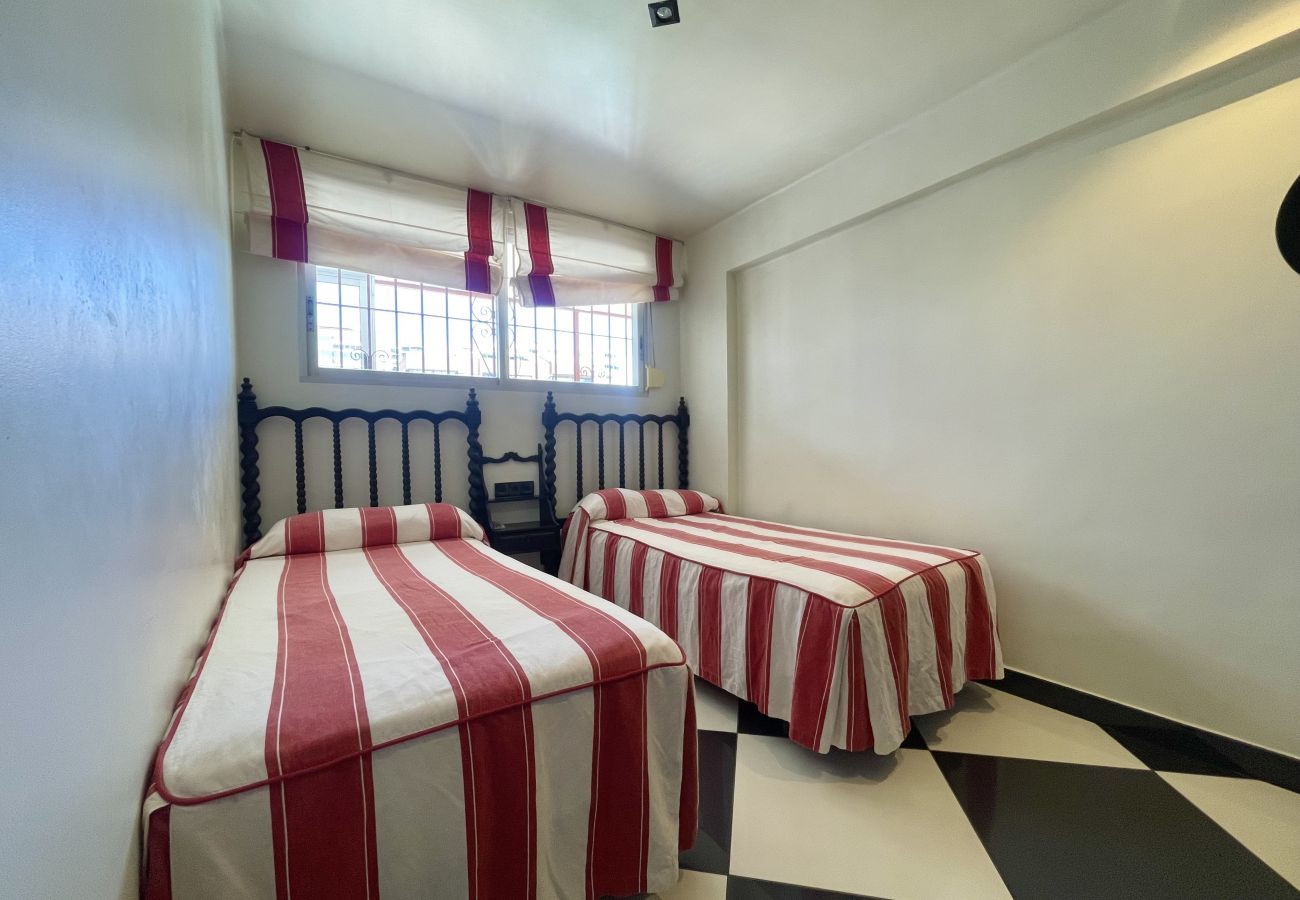 Apartment in Benidorm - TOR MARAYA SEAFRONT LEVANTE BEACH N017