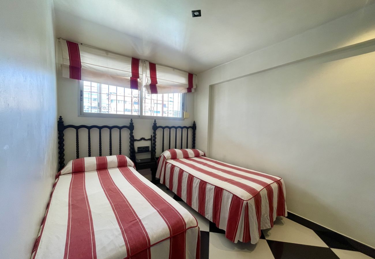 Apartment in Benidorm - TOR MARAYA SEAFRONT LEVANTE BEACH N017