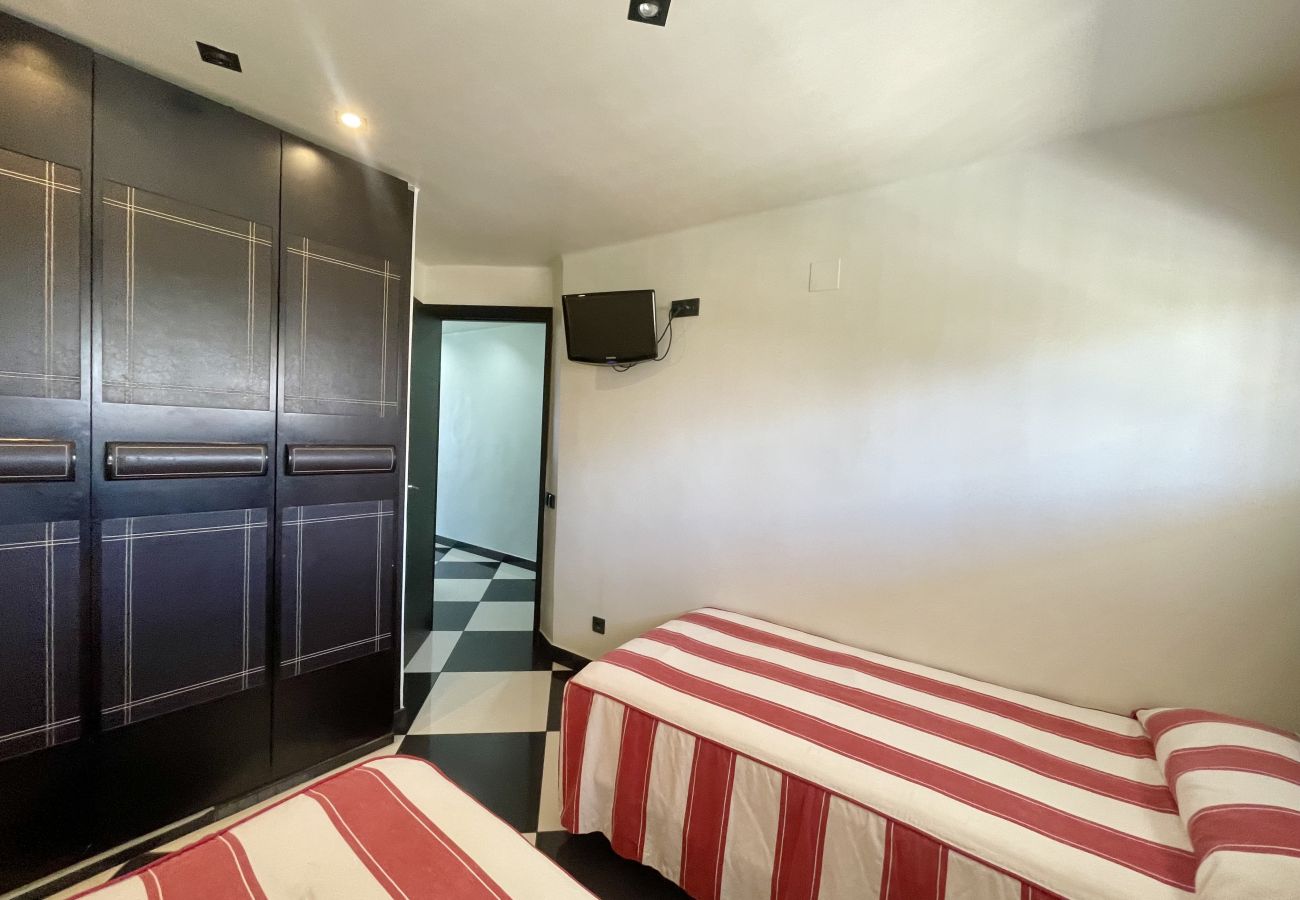 Apartment in Benidorm - TOR MARAYA SEAFRONT LEVANTE BEACH N017