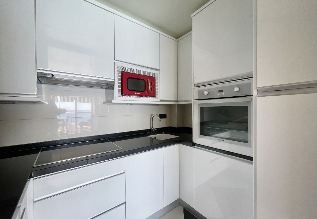 Apartment in Benidorm - TOR MARAYA SEAFRONT LEVANTE BEACH N017