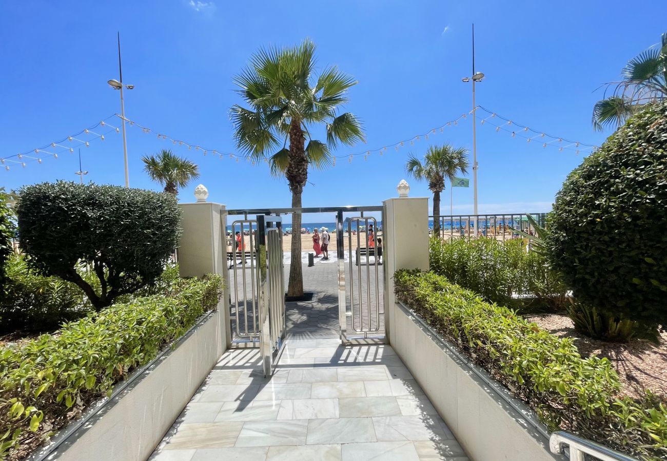 Apartment in Benidorm - TOR MARAYA SEAFRONT LEVANTE VIEWS N018