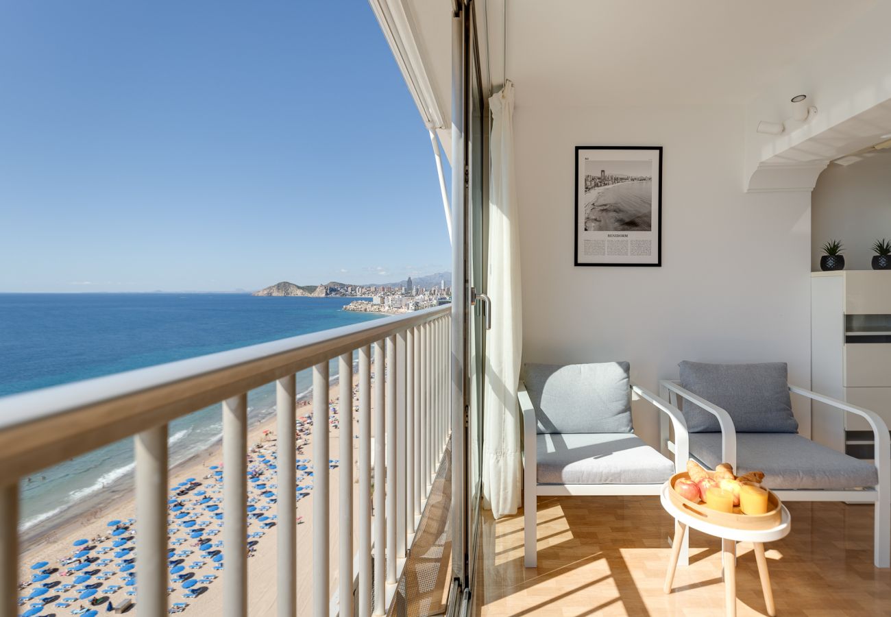 Apartment in Benidorm - FRONTLINE PANORAMA PENTHOUSE TORMARAYA LEVANTE (N026)