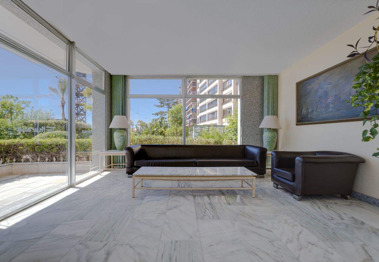 Apartment in Benidorm - FRONTLINE PANORAMA PENTHOUSE TORMARAYA LEVANTE (N026)