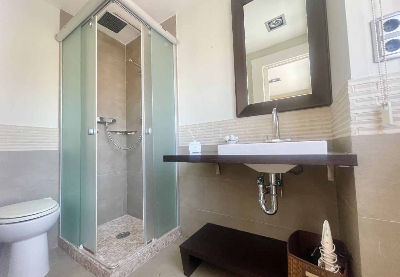 Apartment in Benidorm - LEVANTE SEAVIEWS LA GAVINA N080 