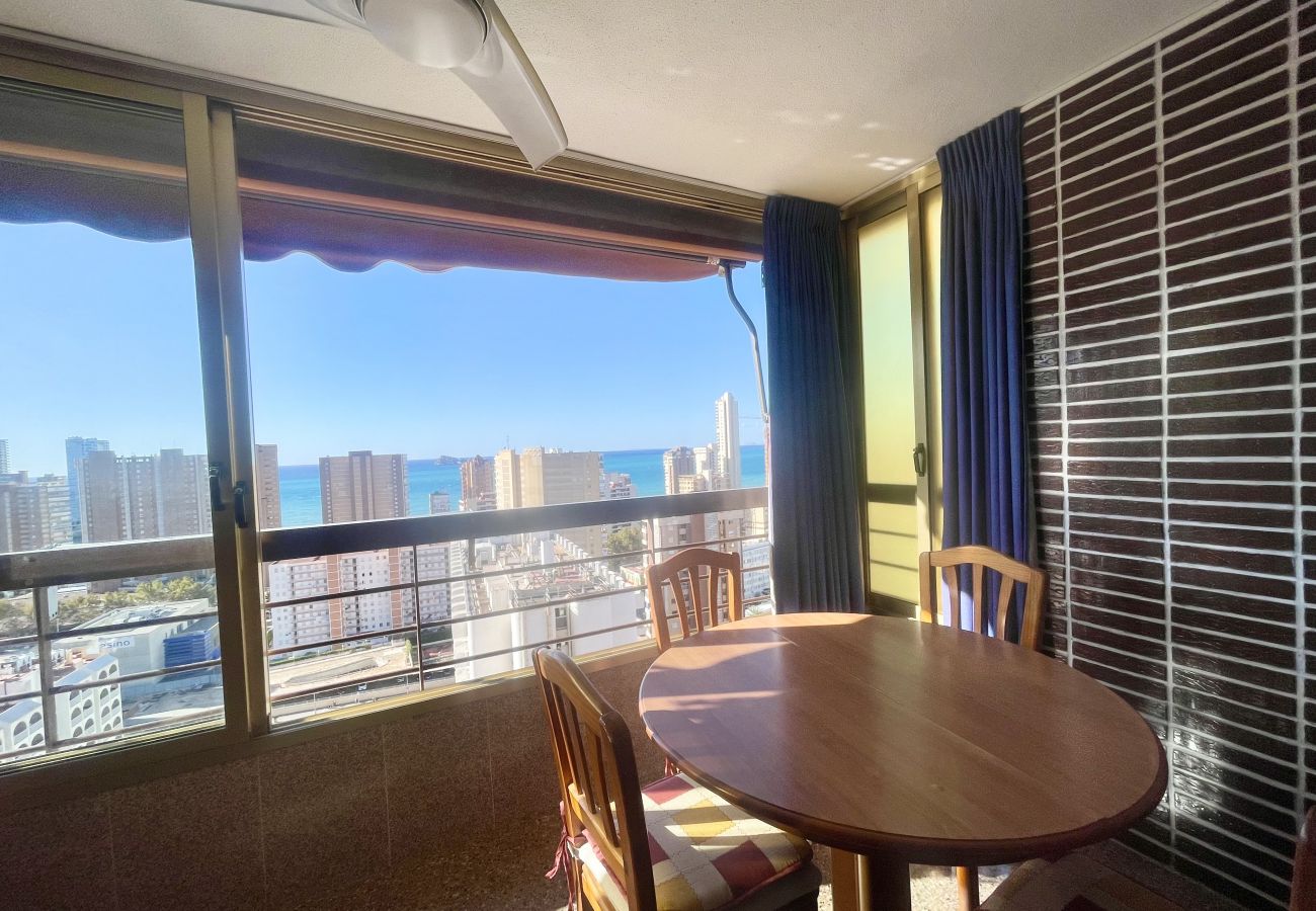Apartment in Benidorm - ACUARIUM LEVANTE BEACH N075