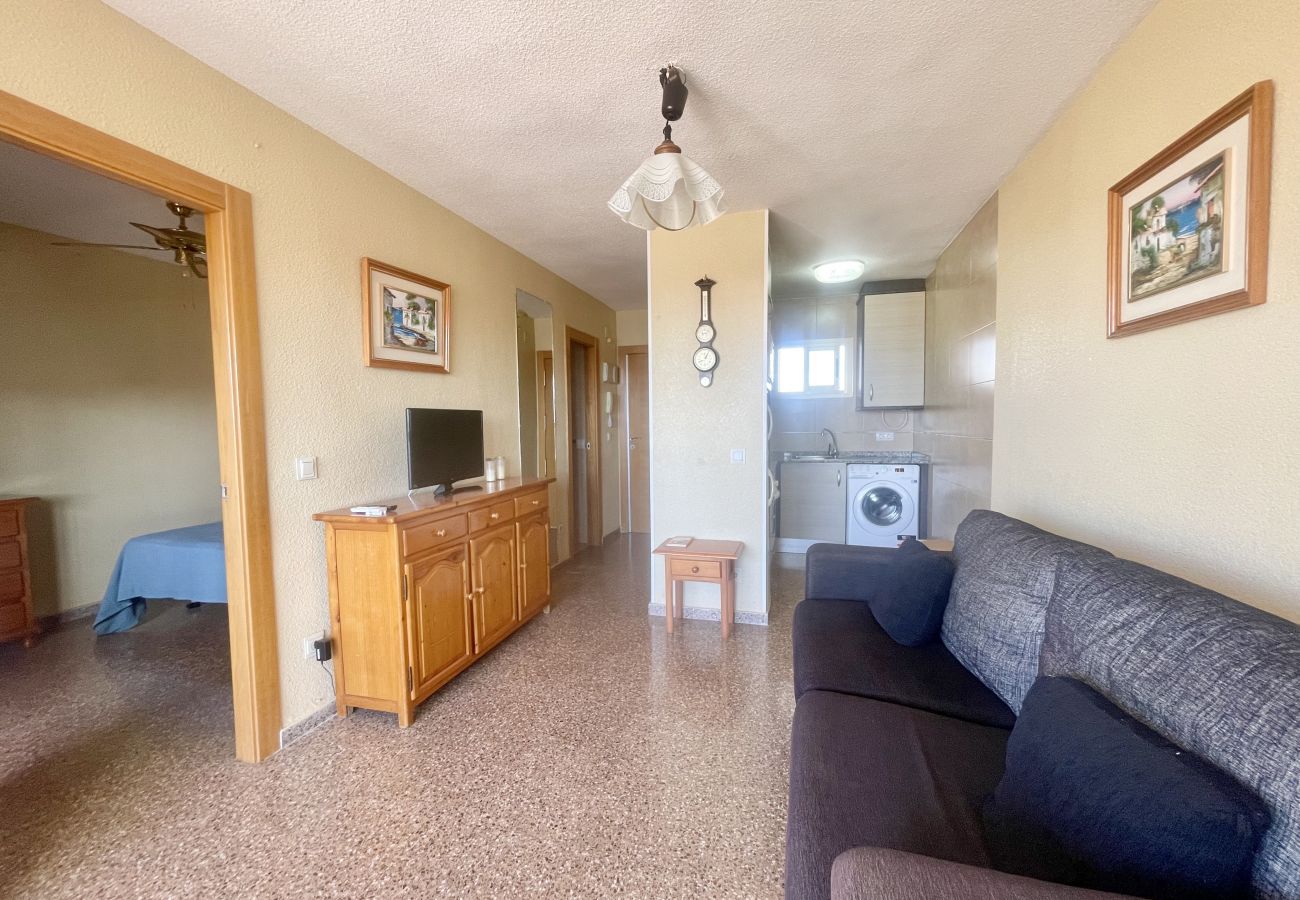 Apartment in Benidorm - ACUARIUM LEVANTE BEACH N075