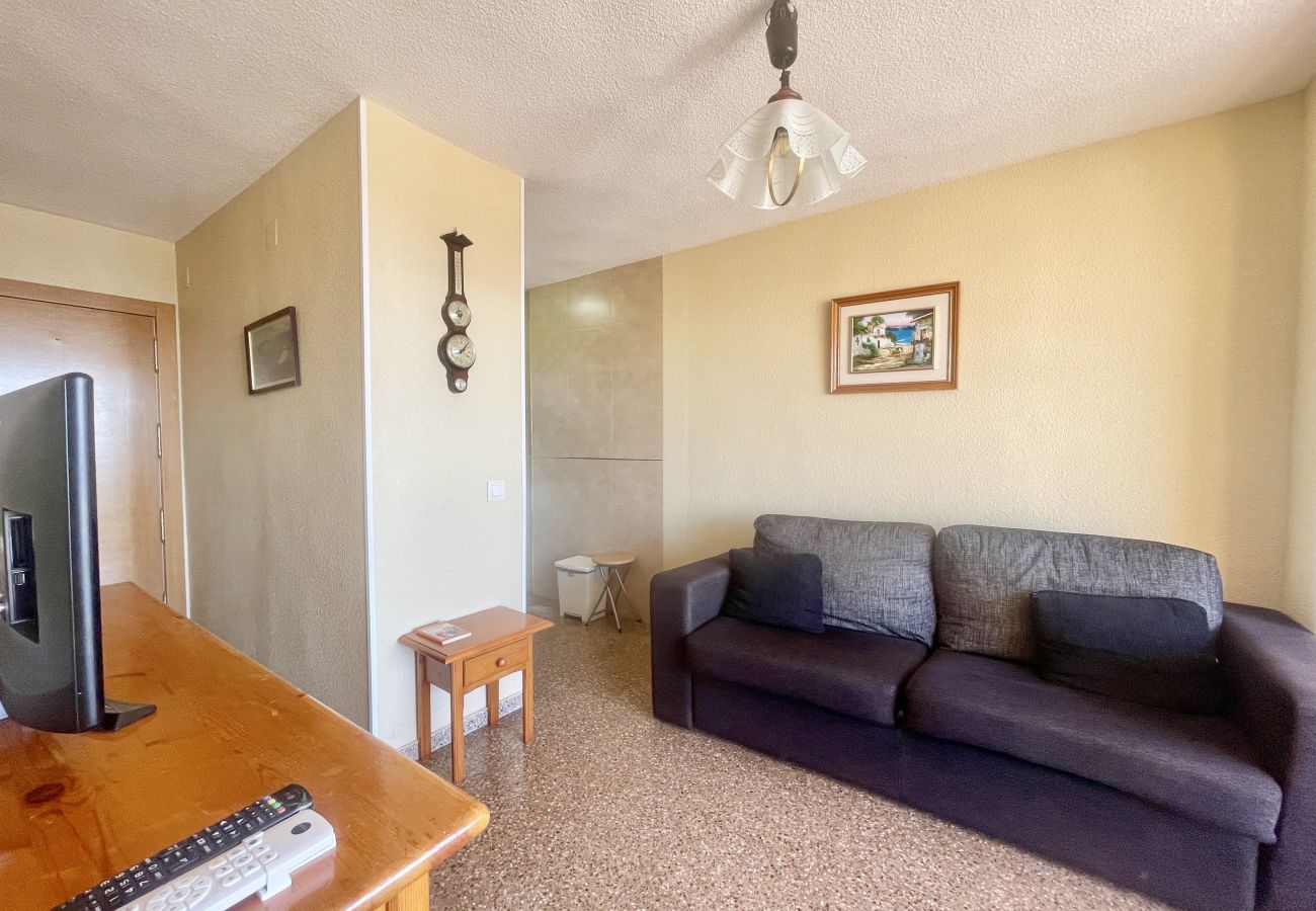 Apartment in Benidorm - ACUARIUM LEVANTE BEACH N075