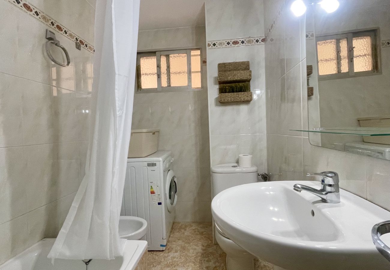 Apartment in Benidorm - CABALLOS LEVANTE BEACH N069B