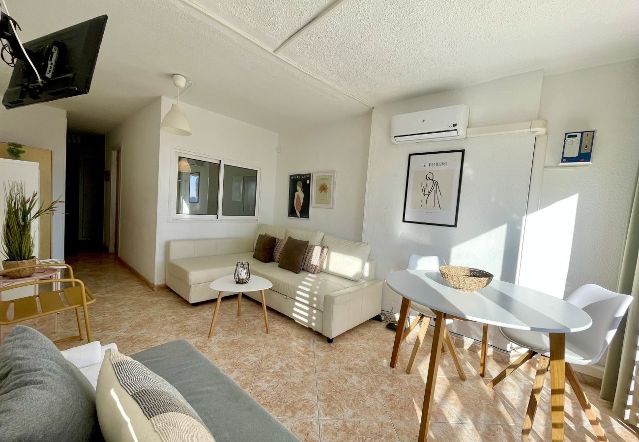 Apartment in Benidorm - CABALLOS LEVANTE BEACH N069B