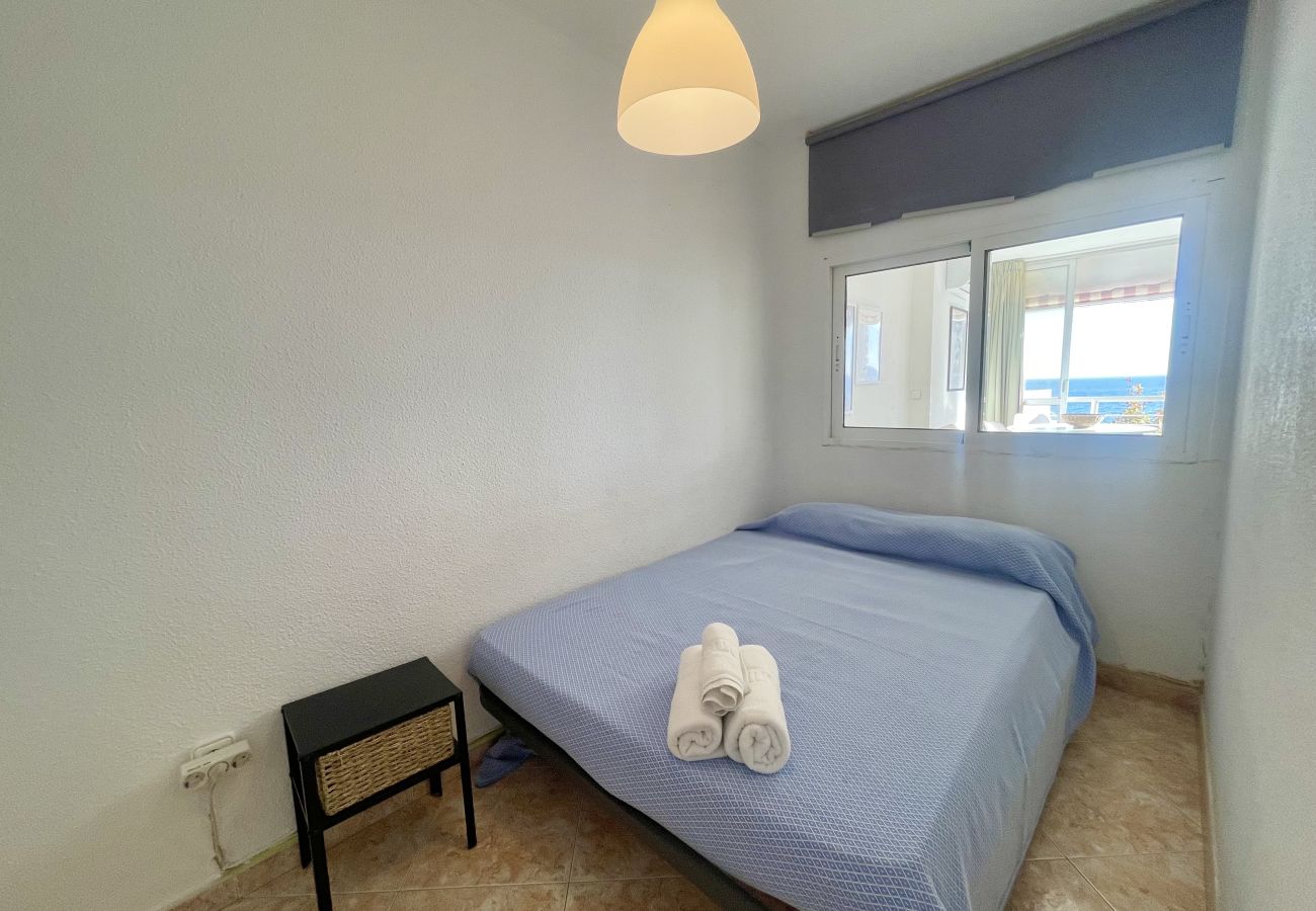 Apartment in Benidorm - CABALLOS LEVANTE BEACH N069B