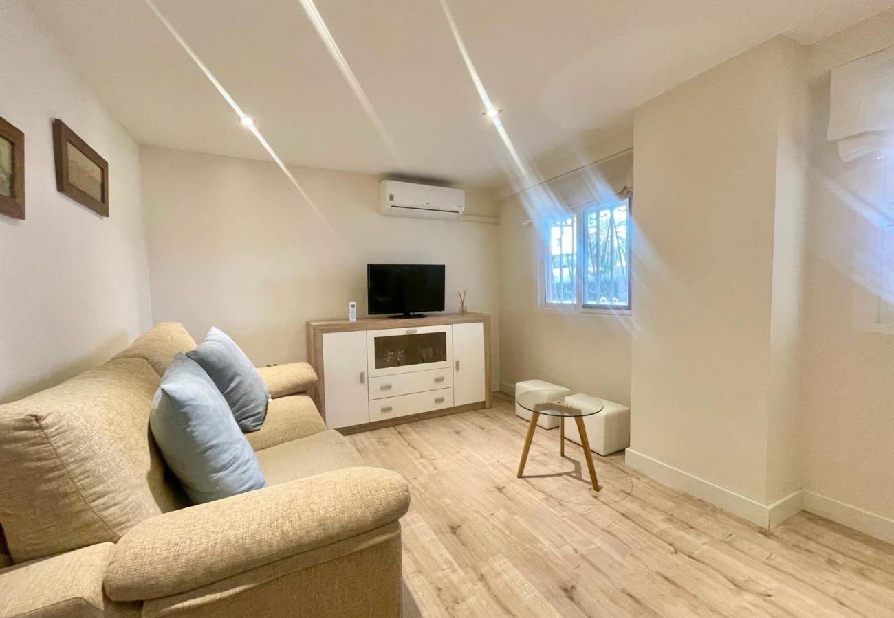 Apartment in Benidorm - WHITE HOUSE NERVION N077