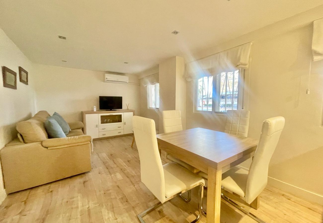 Apartment in Benidorm - WHITE HOUSE NERVION N077