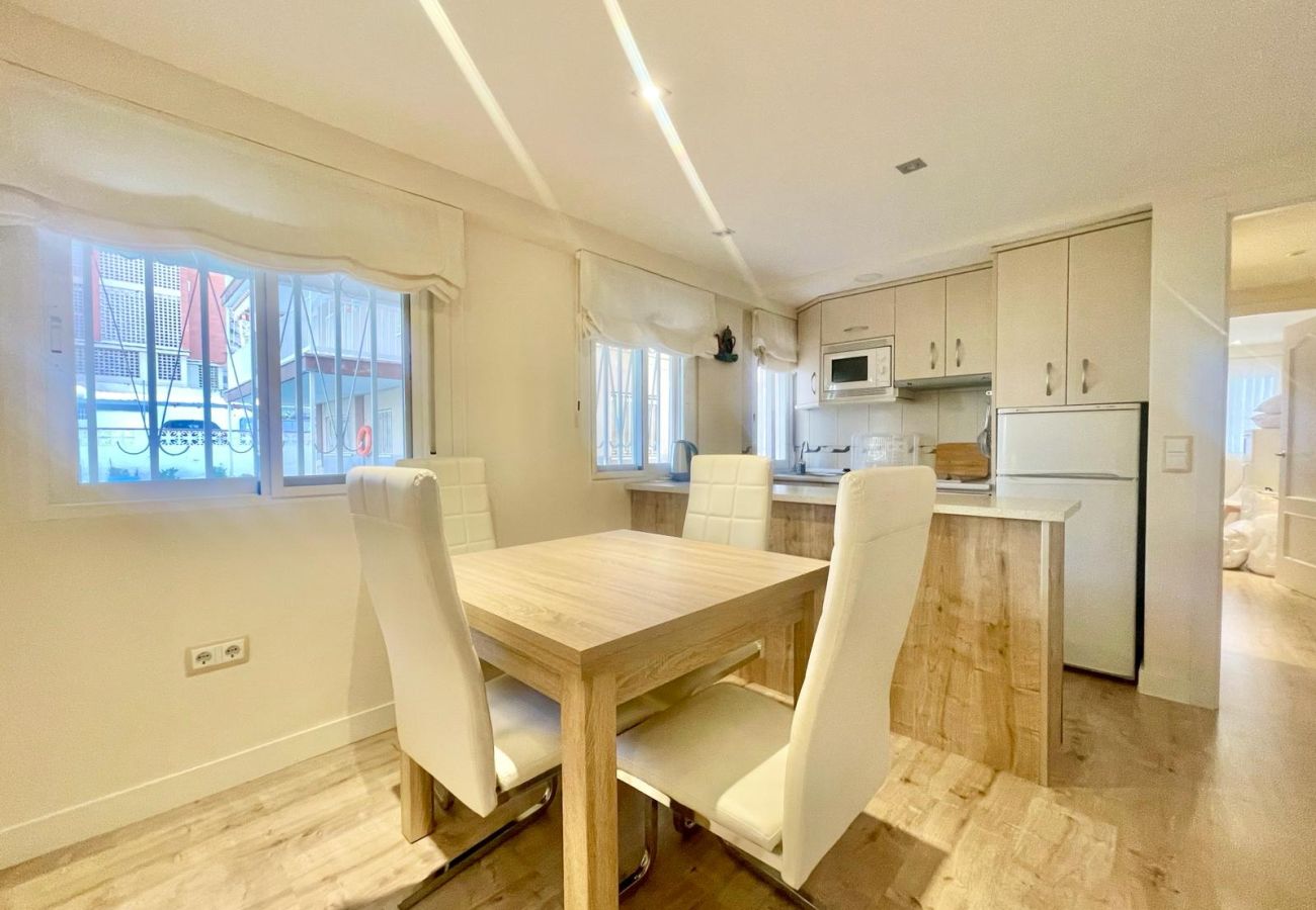 Apartment in Benidorm - WHITE HOUSE NERVION N077