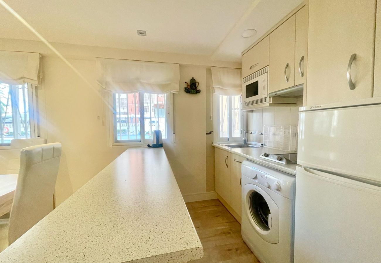 Apartment in Benidorm - WHITE HOUSE NERVION N077