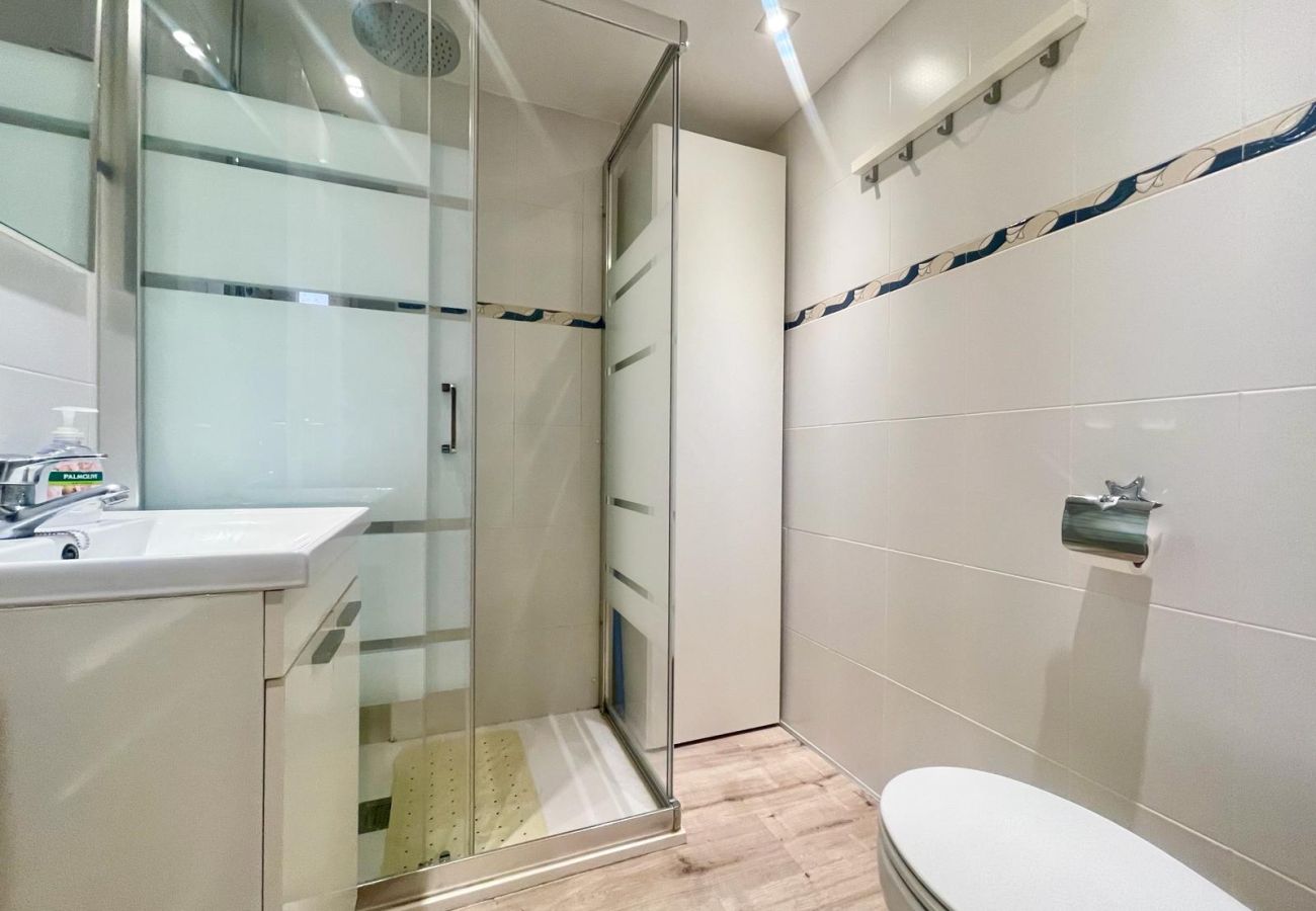 Apartment in Benidorm - WHITE HOUSE NERVION N077