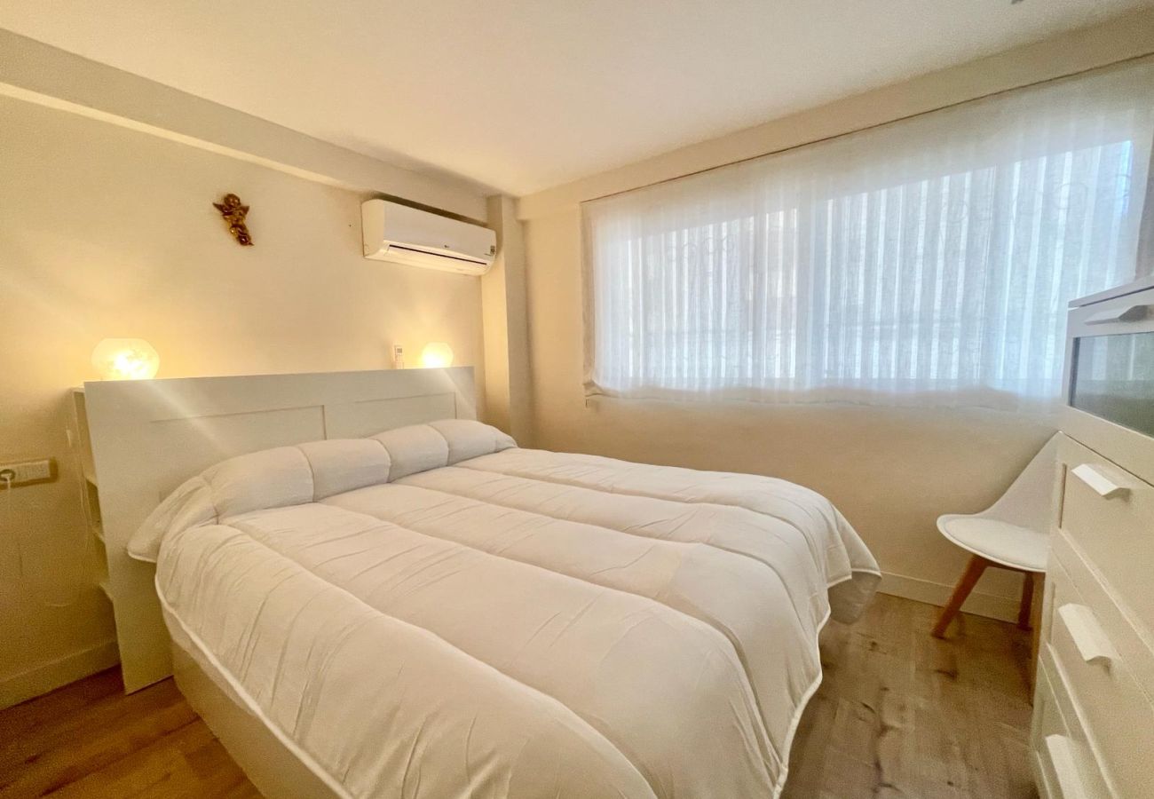 Apartment in Benidorm - WHITE HOUSE NERVION N077