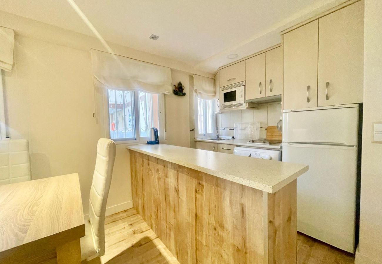Apartment in Benidorm - WHITE HOUSE NERVION N077