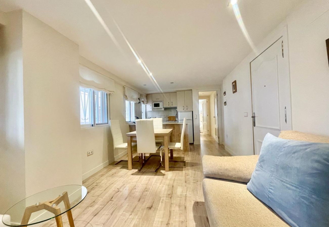 Apartment in Benidorm - WHITE HOUSE NERVION N077