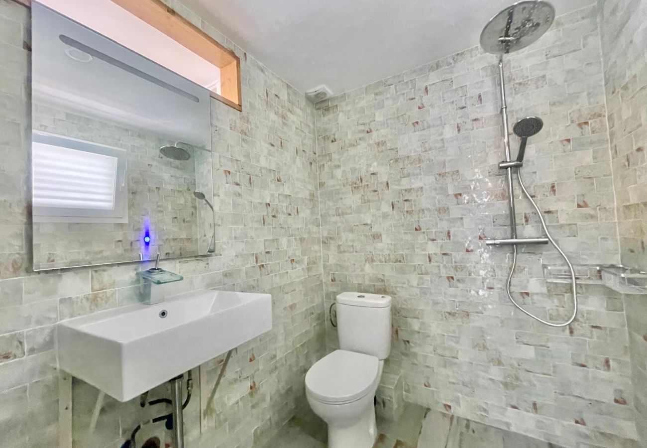 Studio in Benidorm - PENTHOUSE STUDIO PLAYMON PARK N143