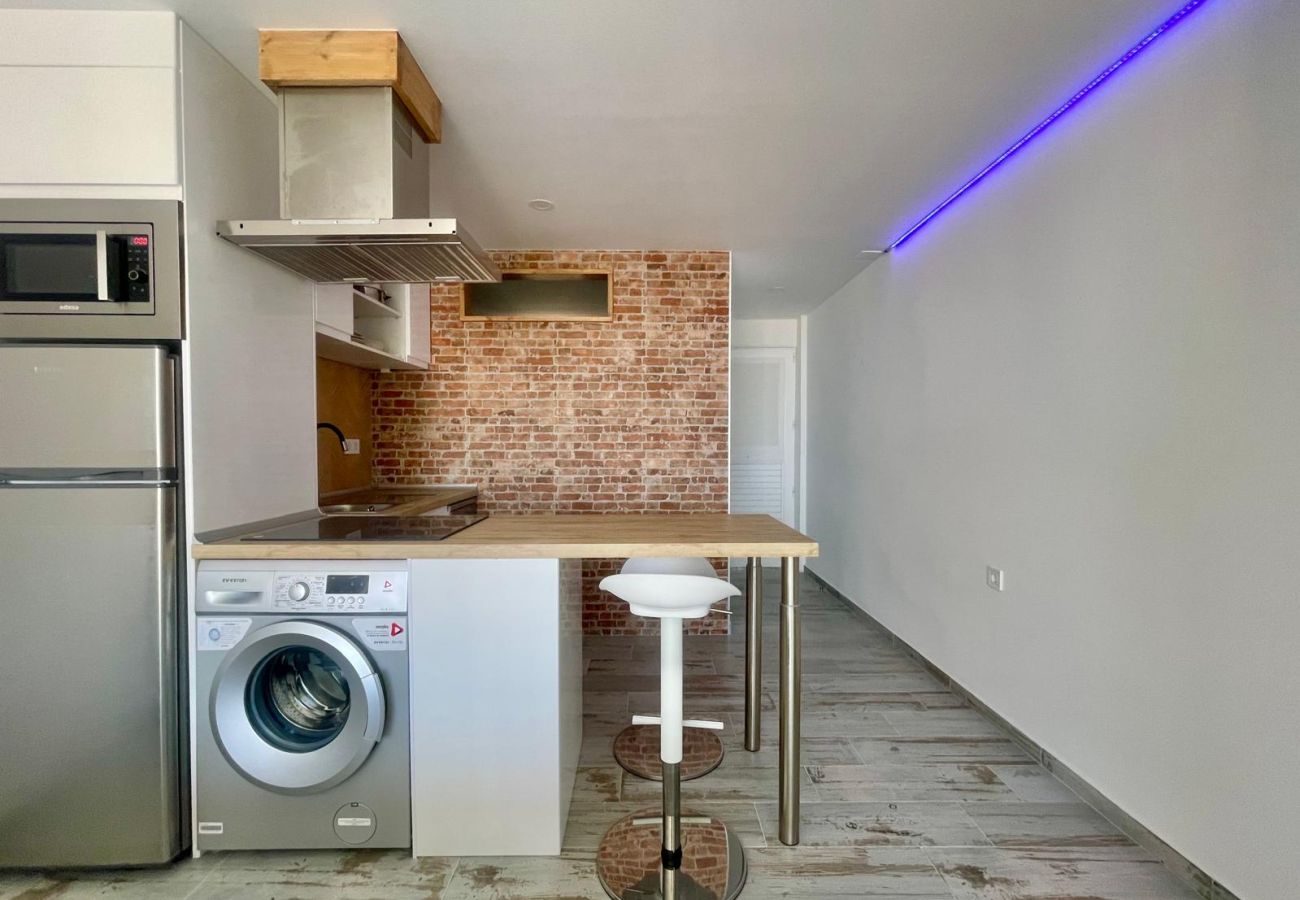 Studio in Benidorm - PENTHOUSE STUDIO PLAYMON PARK N143