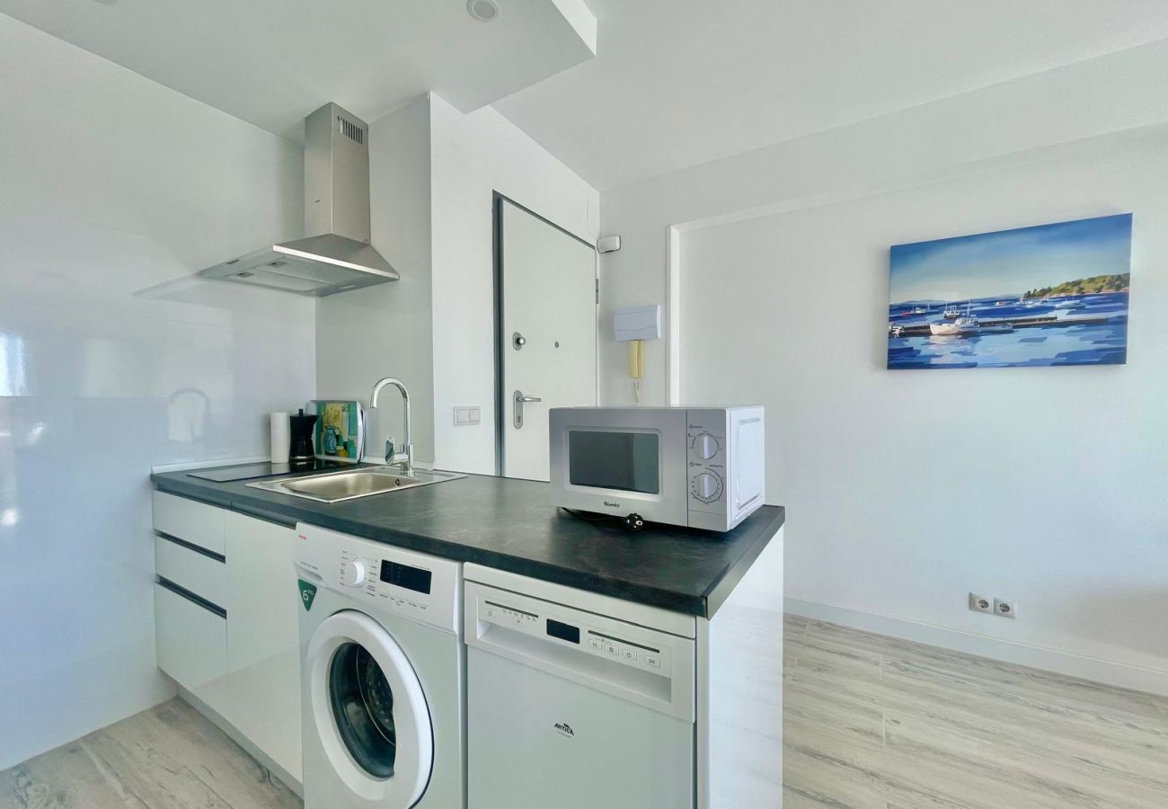 Apartment in Benidorm - PINTOR SOROLLA PONIENTE BEACH N160