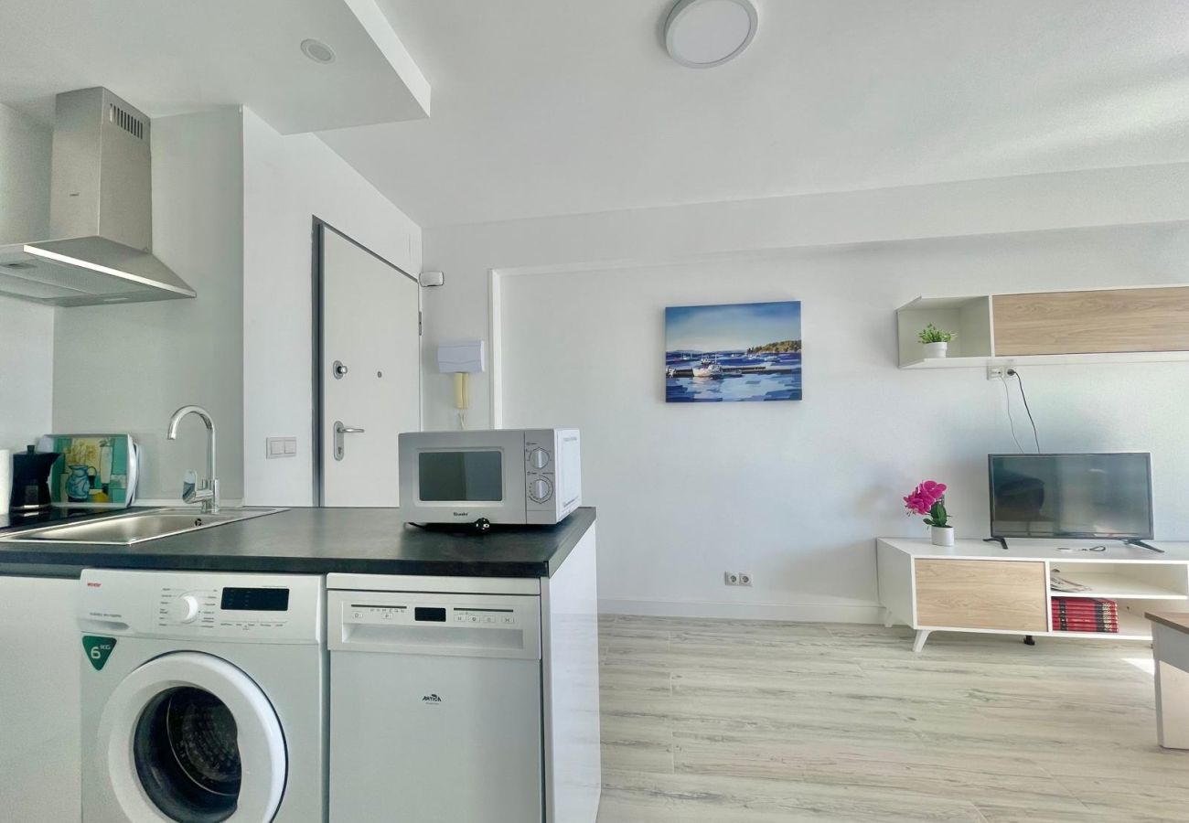 Apartment in Benidorm - PINTOR SOROLLA PONIENTE BEACH N160