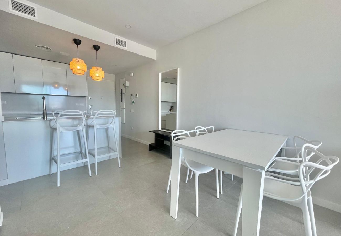 Apartment in Benidorm - LUXURY BENIDORM BEACH PONIENTE N107