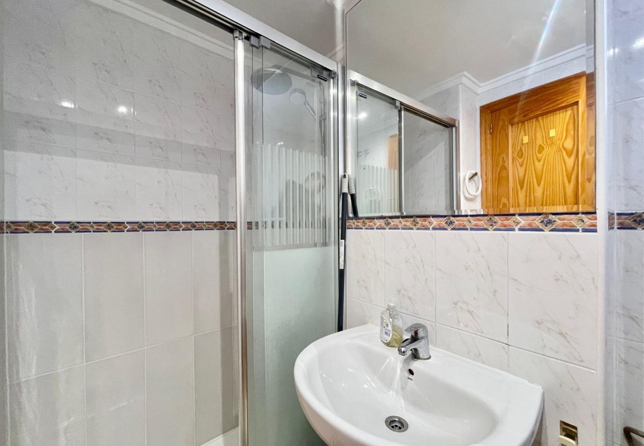 Apartment in Benidorm - AQUAVIVA BEACH N041