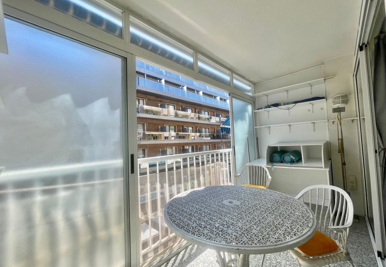 Apartment in Benidorm - GAMBO CENTER A019